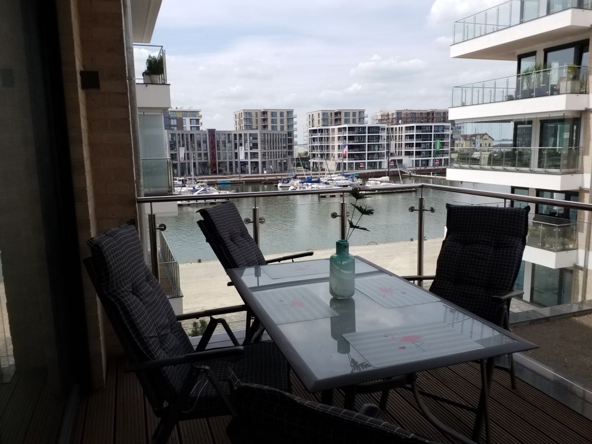 Blick vom Balkon auf die Marina