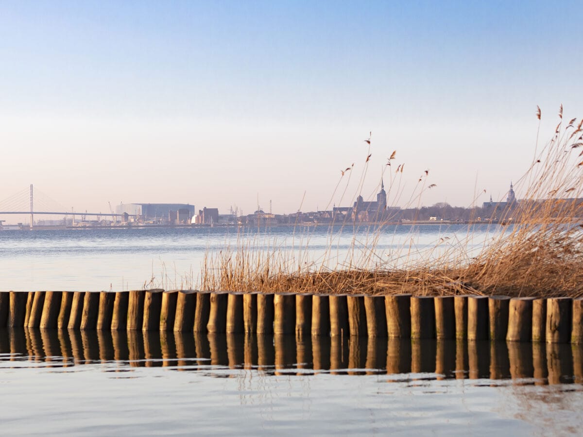 Strand von Parow mit Blick auf Stralsund