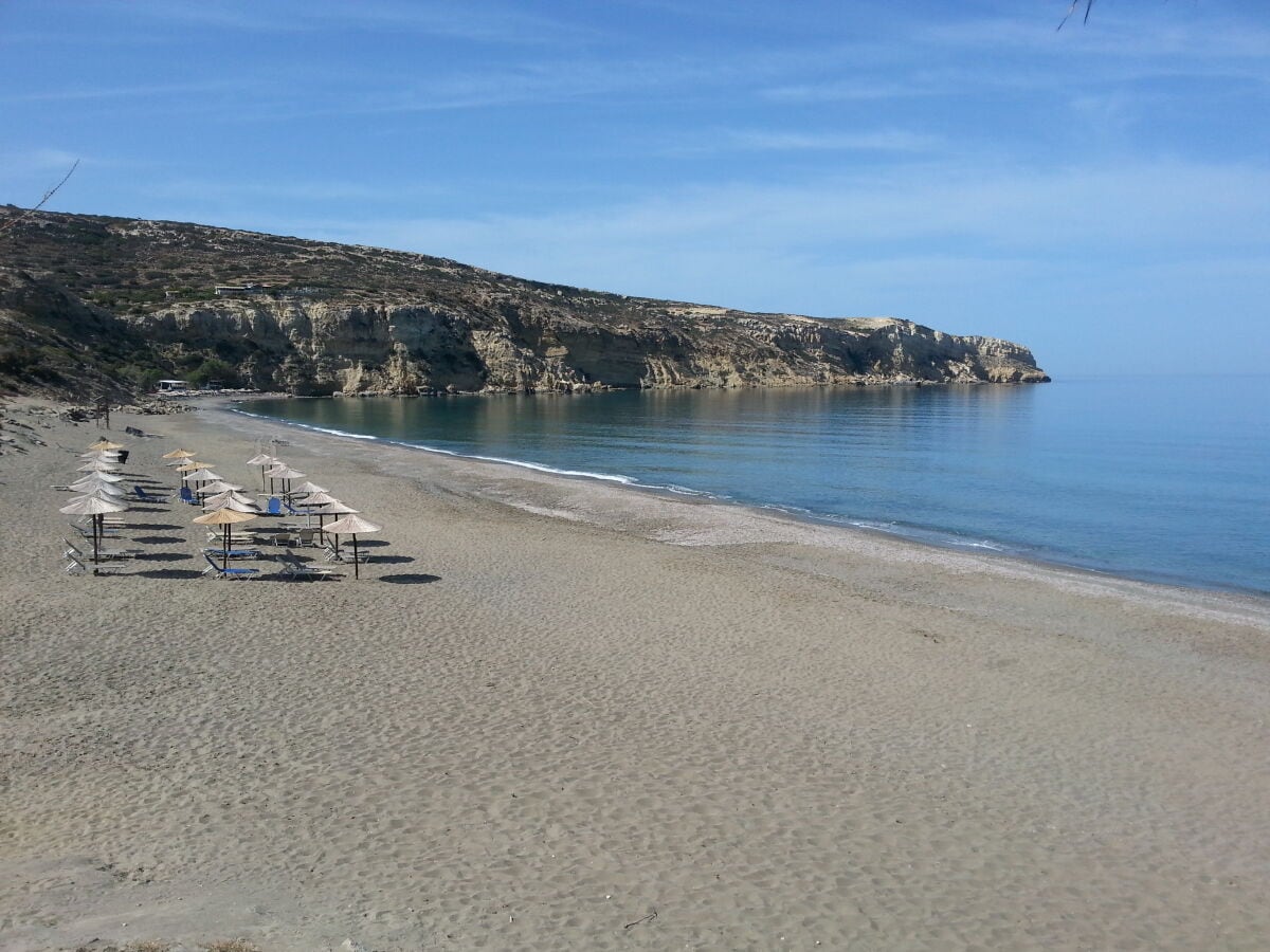 2 km long sandy beach Komo