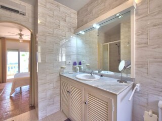 Villa La Mairena Features 17