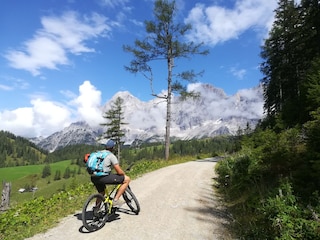 E-Biken auf die Brandalm