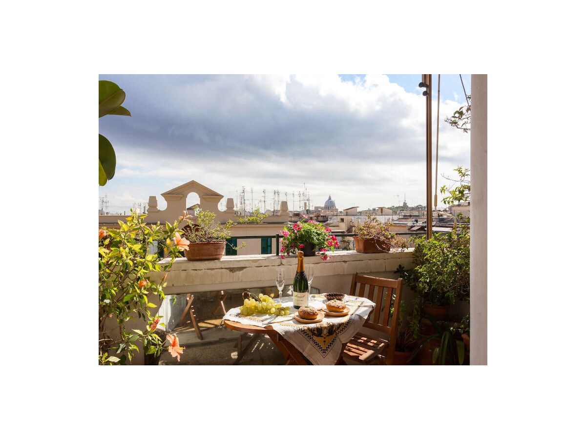 balcony with view on the rooftops of Rome