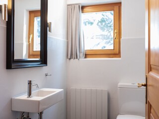 Chalet Davos Bathroom 19