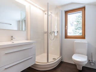 Chalet Davos Bathroom 18