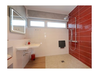 Strandvilla Gezeiten App. Goldrichtig-großzügiges Tageslichtbadezimmer