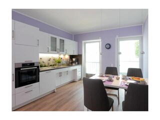 Strandvilla Gezeiten Appartement Deichlicht-großzügige vollausgestattete Küche