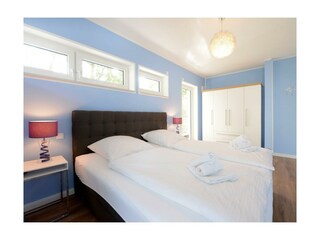 Strandvilla Gezeiten Appartement Deichlicht-komfortables Boxspringbett