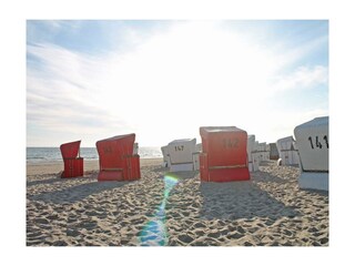 Ostseebad Boltenhagen - Blick auf den Sandstrand bei der Seebrücke