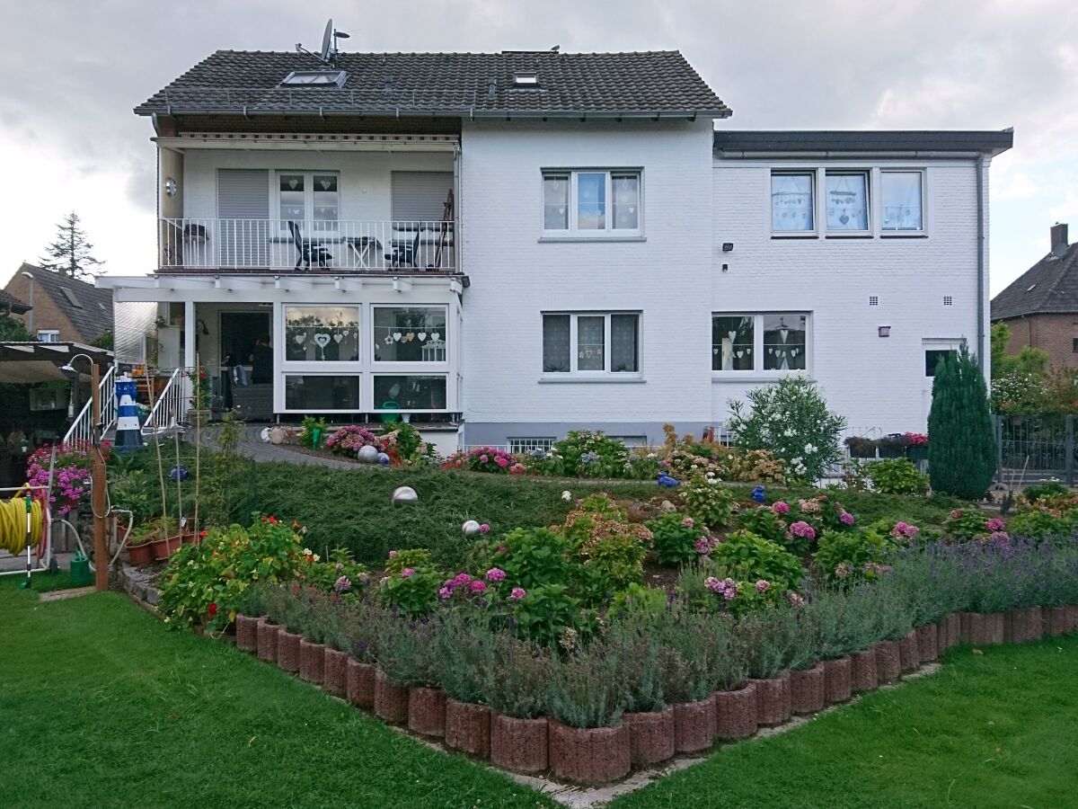 Haus Garten Ansicht hinten