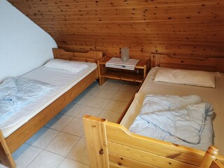 Blick ins Schlafzimmer 2