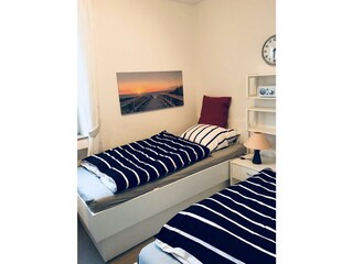 Schlafzimmer mit 2 Einzelbetten