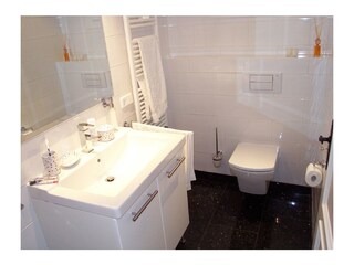 Zweites Badezimmer en suite