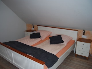 zweites Schlafzimmer mit Doppelbett