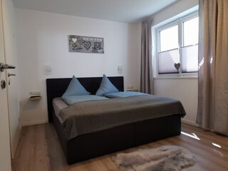 Schlafzimmer 2