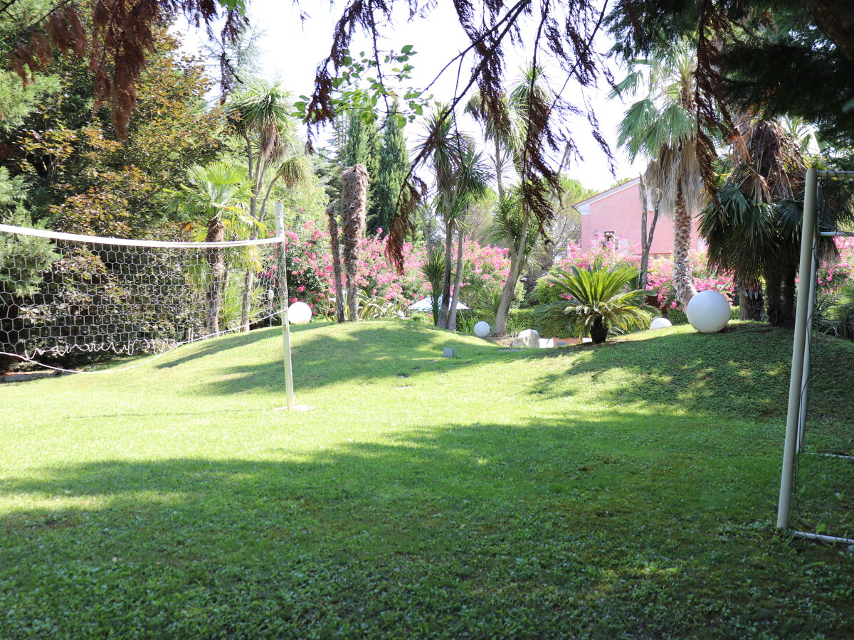 Fußballplatz mit Volleyball