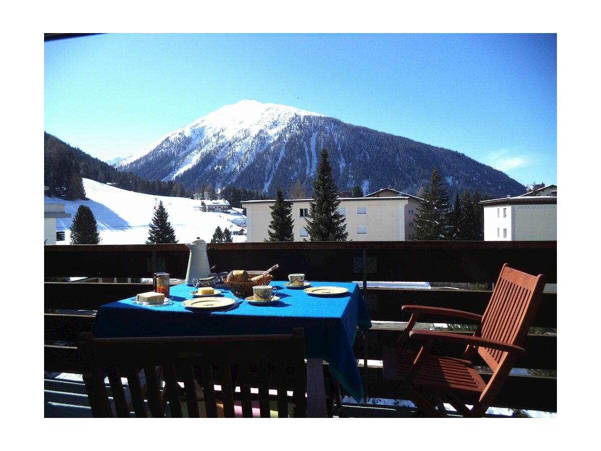 Frühstück auf dem Balkon