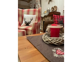 Füße hoch legen vor dem Elektrokamin