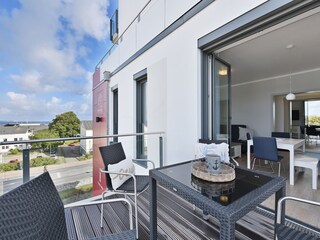 Balkon und Wohnbereich