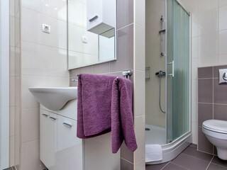 4th bathroom
