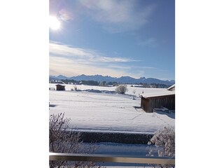 Blick vom Balkon direkt in die Berge