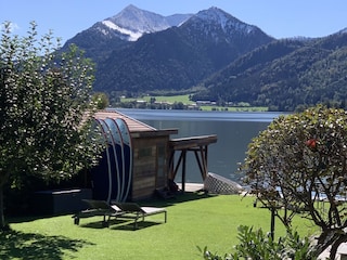 Grundstück mit hauseigenen SUP - Boards