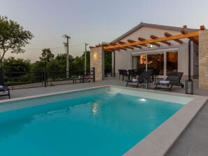 Villa Foska with private atmosphere and pool - Pavićini - image1