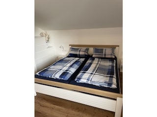 Großes Schlafzimmer