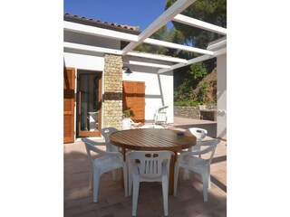 Der Sitzplatz auf der großen Terrasse.