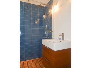 Eines der Badezimmer.