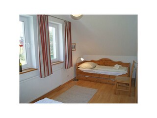 Schlafzimmer mit Aufbettung