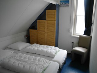 2. Schlafzimmer