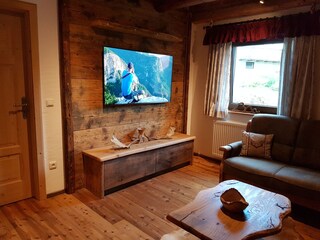 Wohnbereich mit Smart TV