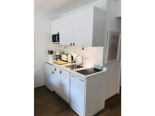 Küchenzeile. mit Spülmaschine