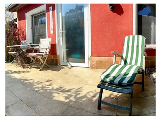 gemütliche Terrasse und Außenansicht