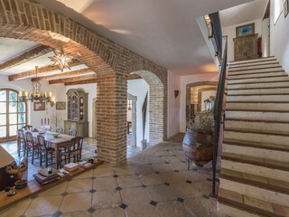 Villa Barat Caratteristiche 10