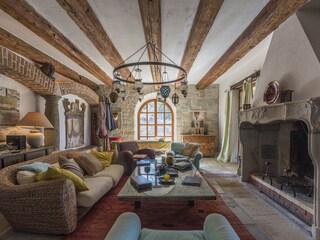 Villa Barat Caratteristiche 11