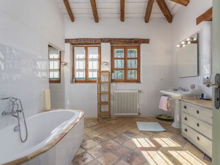 Villa Barat Caratteristiche 17