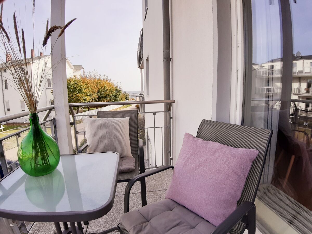 Balkon mit Sicht auf die Ostsee