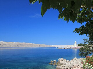 Apartamento de vacaciones Karlobag Entorno 24