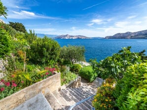 Ferienwohnung Lori Rot