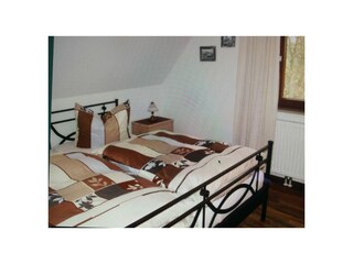 Schlafzimmer 1