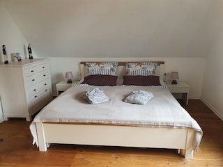 Schlafzimmer mit 1 Doppelbett