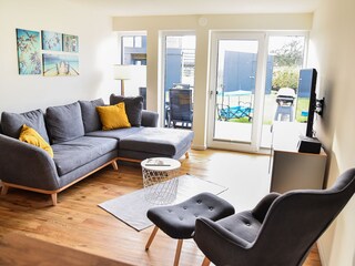 Wohnzimmer mit Philips Ambilight TV