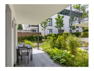 Terrasse und Garten