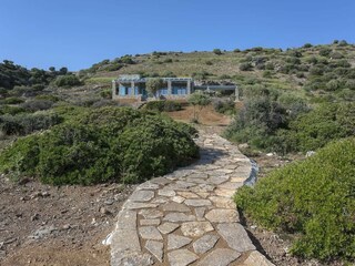 Blick vom Meer zum Haus