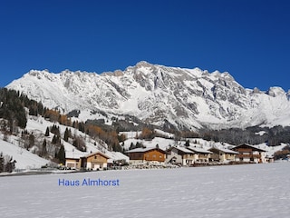 Skischule und Piste direkt Haus Almhorst gegenüber  !!