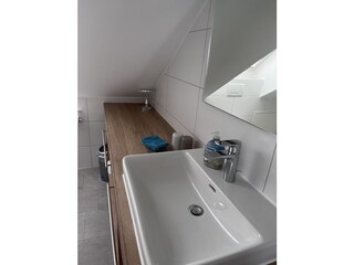Bad im Dachgeschoss