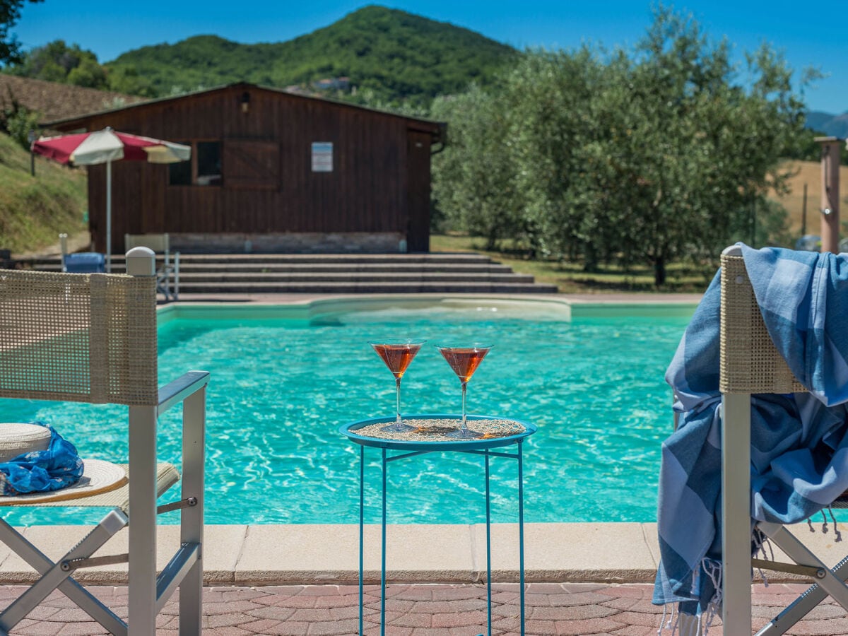 Casale Lucy - Pool mit römischer Treppe