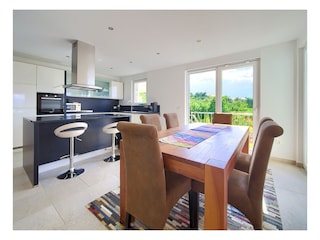 Villa mit beheiztem Pool & Meerblick