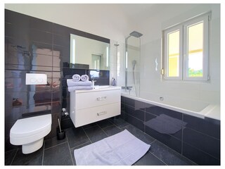 Villa mit beheiztem Pool & Meerblick